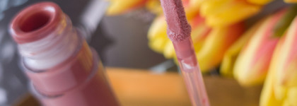 Идеальные губы для весны! Блеск-баттер для губ Funky Monkey Butter gloss в розово-бежевом оттенке 02