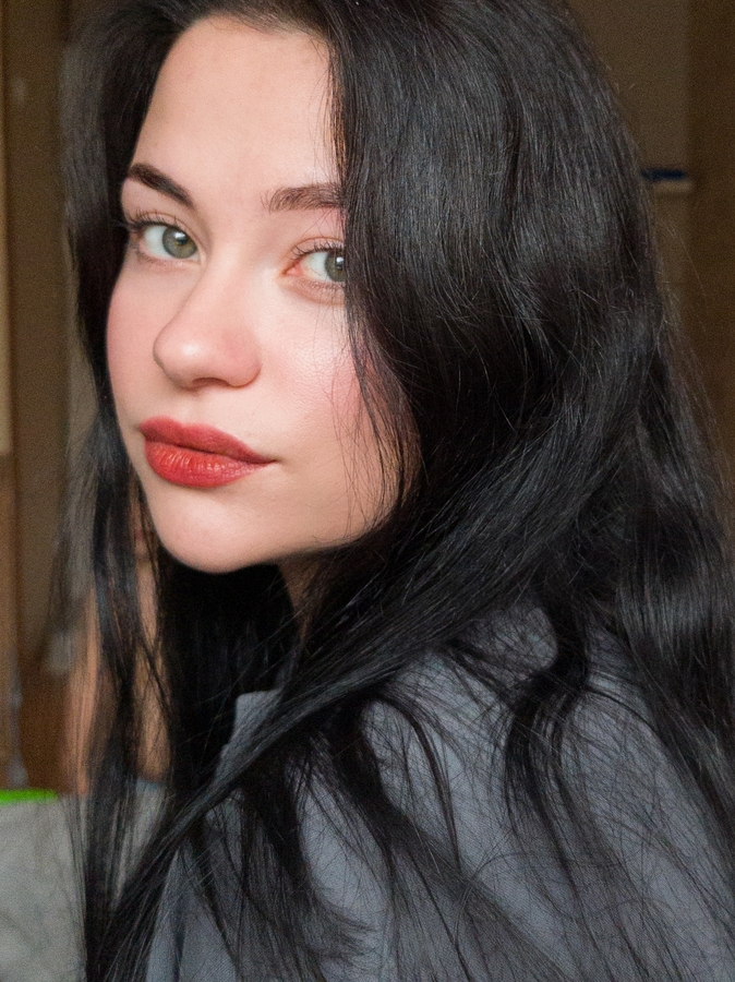 Ой, а кто это там пытается попасть в кадр 😄
