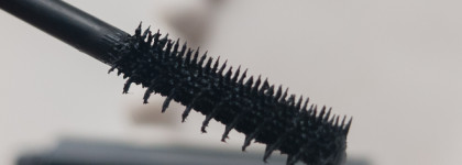 Как стрелочный сомелье, рекомендую! Лавандовая и черная подводки от Limoni и тушь