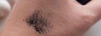 Как стрелочный сомелье, рекомендую! Лавандовая и черная подводки от Limoni и тушь