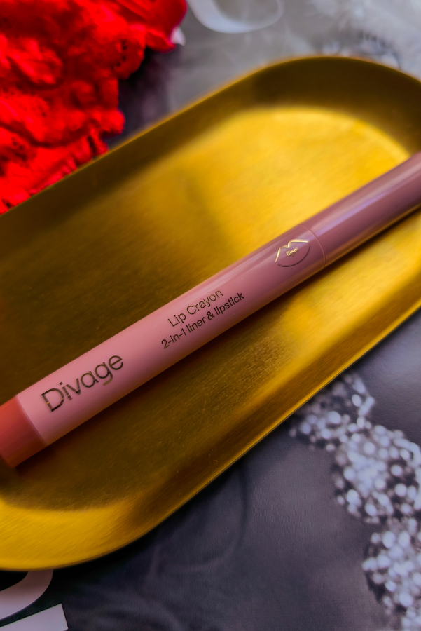 Губы с эффектом бархата и мягкой растушевки. Помада-карандаш Divage Lip Crayon 2-in-1 Liner & Lipstick #01