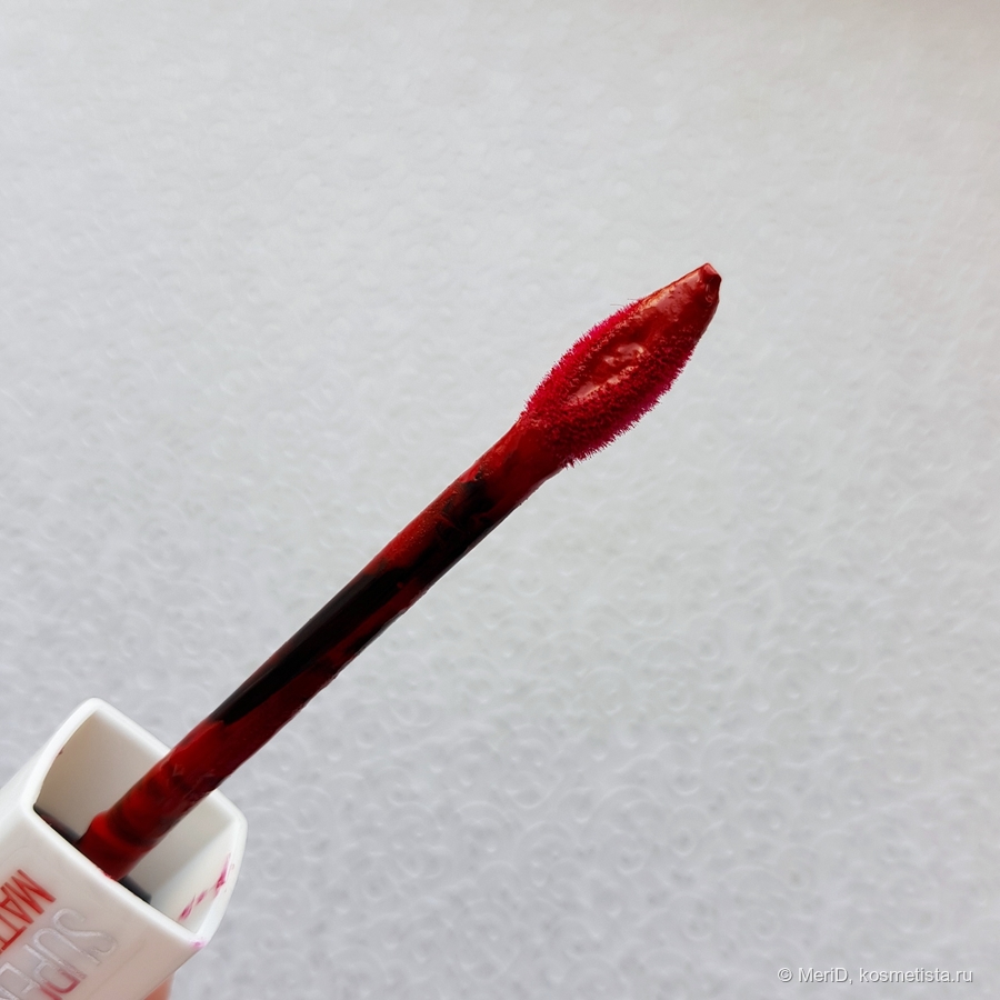 Красная жидкая матовая помада для губ Maybelline New York Super Stay Matte Ink в оттенке 20 Pioneer