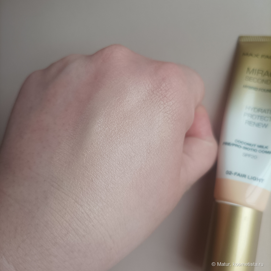Тональная основа Max Factor Miracle Second Skin Hybrid Foundation Hydrate Protect Renew