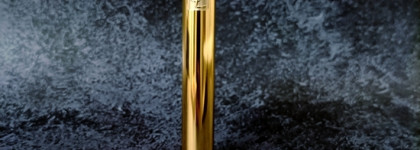 Любимая тушь, которую купила не единожды- Yves Saint Laurent Volume Effet Faux Cils в чёрном оттенке