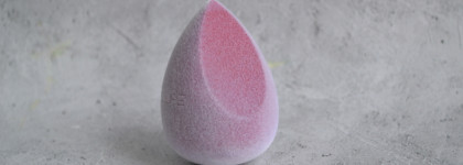 Вельветовый безлатексный спонж Focallure. Обладатели крупных пор оценят