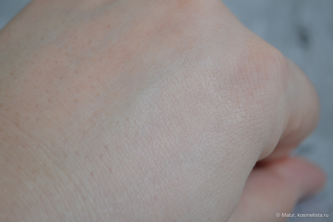 После распределения,на границе нанесения можно заметить осветляющих эффект