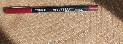 Catrice Velvet Matt Lip Pencil Colour & Contour в 070 оттенке. Red wine week
