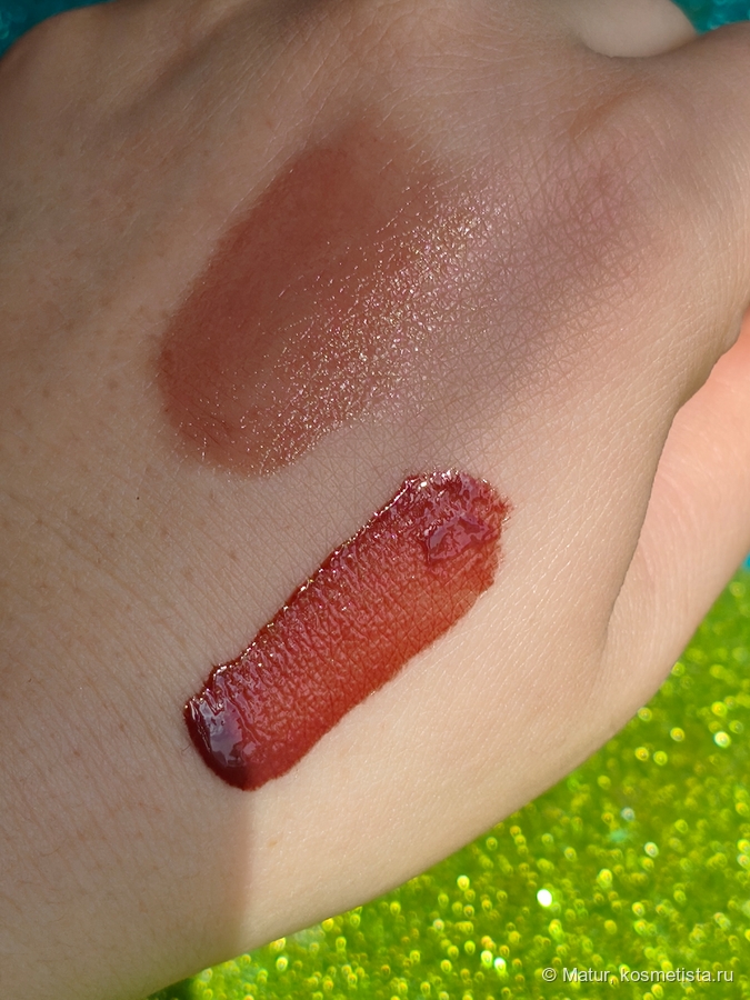 Сверху растушеванный свотч, снизу в один слой