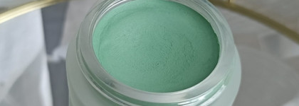 Хорошая база под зелёные тени. Shiseido Paperlight Hisui Green