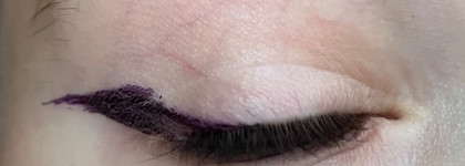 Эффектный макияж cat eye с шикарным спарклом