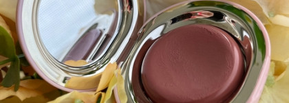 Мои лучшие друзья на лето и не только - легкая текстура, милейший дизайн. Rare Beauty Vulnerable blush Neutral