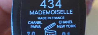 Нюдовая помада с налётом лоска от Chanel Rouge Coco (434)