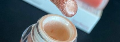 Редкая красота с Rare Beauty Positive light liquid и румяна Soft Pinch Liquid