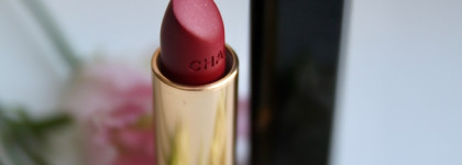 Как перейти на красную сторону. Chanel Rouge Allure Velvet "Rouge Vie" - идеальный оттенок, чтобы начать