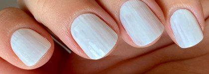 Прекрасная пара для белого маникюра с лаками Masura и Mavala nail polish