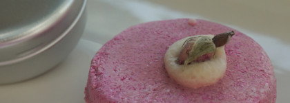 Твердый шампунь для мягкого очищения. Lush Angel Hair Shampoo bar