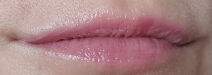Новинка Catrice Better than Fake lips volume gloss 040 Volumizing Rose