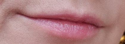 Волшебство из пробирки для сухих губ: Influence beauty Lipskill Molecular Lip Balm