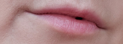 Волшебство из пробирки для сухих губ: Influence beauty Lipskill Molecular Lip Balm