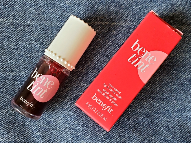Любовь с первого прикосновения: жидкие румяна-тинт Benefit Benetint ...