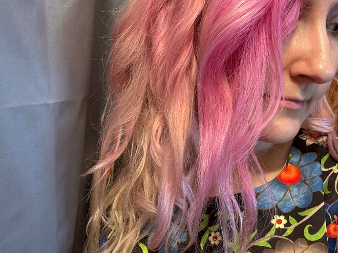 Не отвалилось и Nemochalka, Многофункциональный спрей-уход для волос от HairSekta