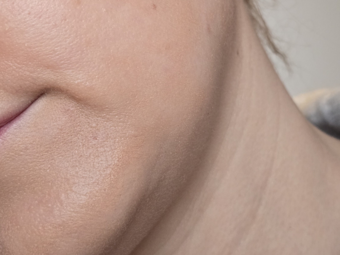 не хвастаюсь перед вами своим тройным подбородком, просто показываю, что хорошо кушаю - не переживайте