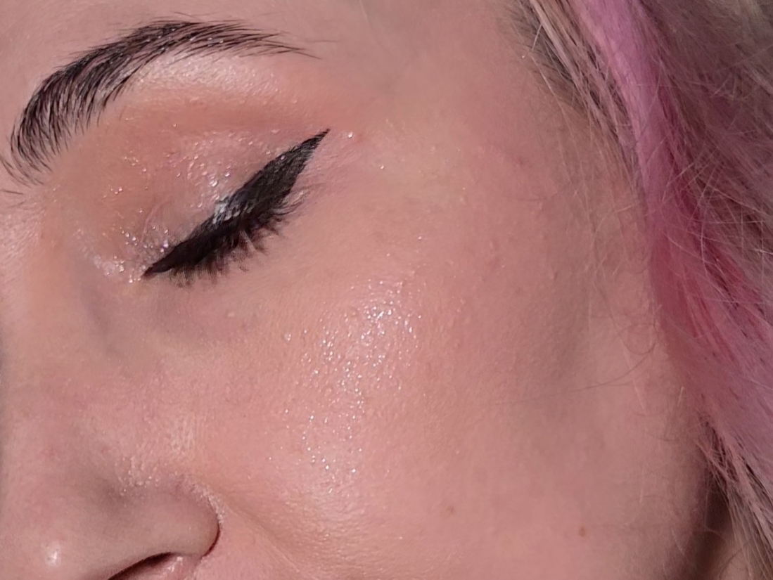 хайлайтер под пудрой