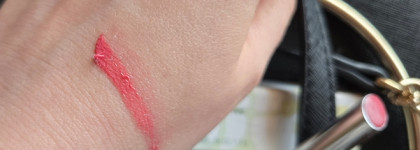 5 разочарований от бальзамной помады для губ Clinique almost lipstick в оттенке 44 Pink Honey