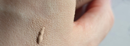 Мечта в формате консилер-сыворотка NYX Bare With Me Concealer Serum в оттенке Vanilla