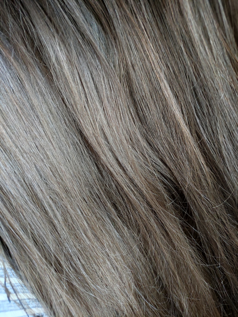 Здесь волосы без дополнительного несмываемого ухода, только шампунь+кондиционер, высушены естественным путём