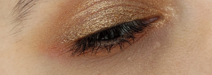Тени для век Power Foil metallic eyeshadow Lottie London оттенок Golden hour