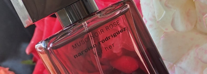 Пудровый Narciso Rodriguez Musc Noir Rose For Her
