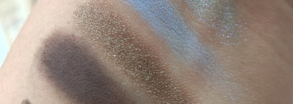 Инопланетные оттенки в макияже: болотно-голубая гамма