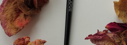 Пушистые помощники для макияжа