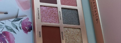 Anastasia Beverly Hills "Cosmos" eyeshadow palette