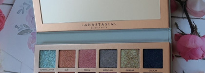 Anastasia Beverly Hills "Cosmos" eyeshadow palette