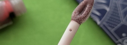 Glow day: Vivienne Sabo Arcane Du Destin Lip Gloss № 01