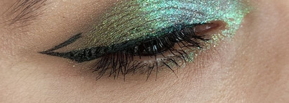 Подводка для глаз Influence beauty "Petroleum" тон 01 black, думала, что золото, но показалось