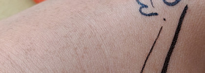 Лучшее из массмаркета: Vivienne Sabo подводка для глаз Liner feutre "Francafrique" 01