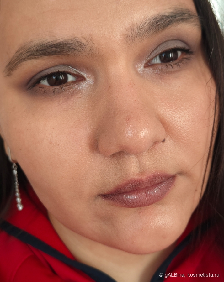 Матовая помада Influence Beauty с эффектом скрытого мерцания matte lipstick with hidden shimmer effect "hydrogenesis" 01 Oxide