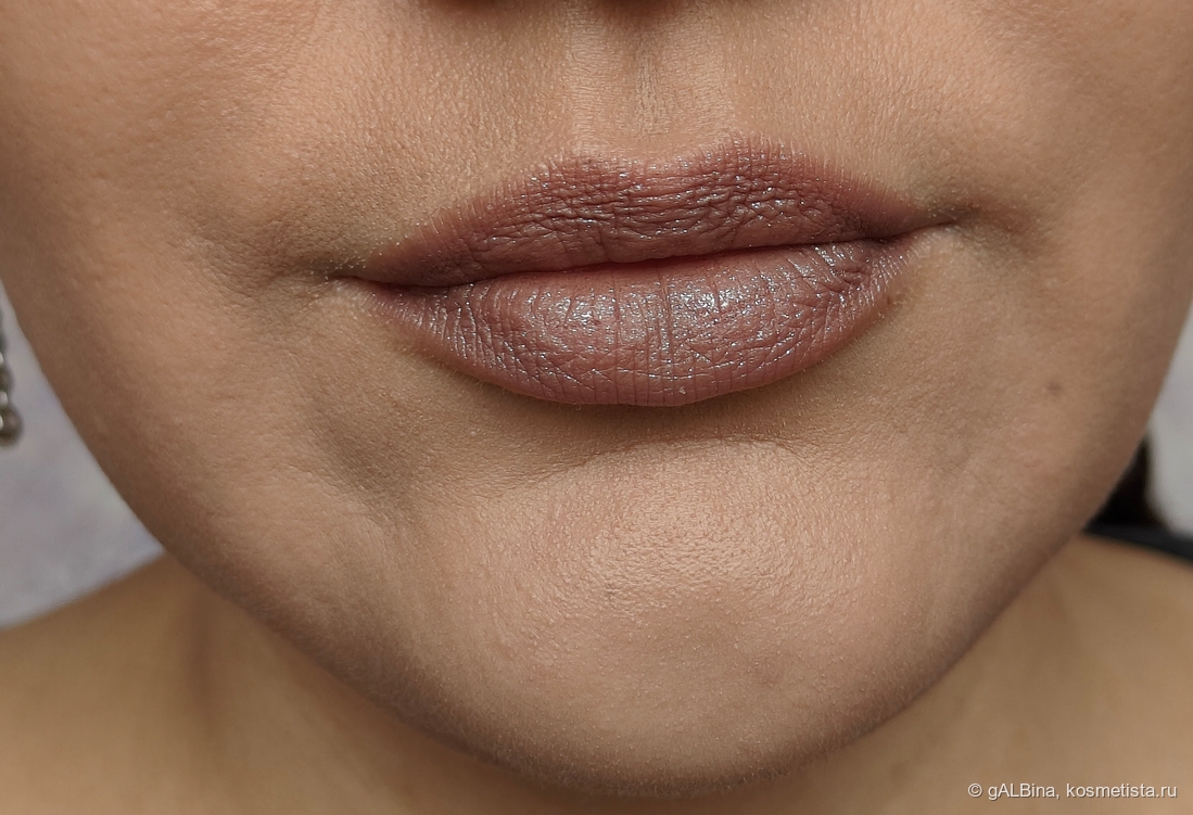 Матовая помада Influence Beauty с эффектом скрытого мерцания matte lipstick with hidden shimmer effect "hydrogenesis" 02 Vortex