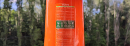 Укрепляющий шампунь для интенсивного питания повреждённых, секущихся, тонких и ломких волос Garnier Fructis "SOS Восстановление"