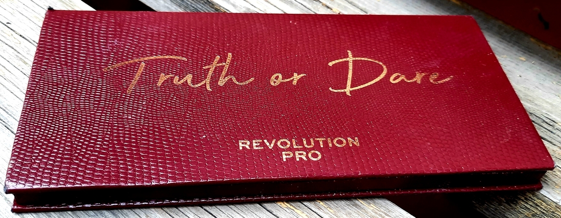 Revolution Proпалетка теней Truth Or Dare Colour Focus