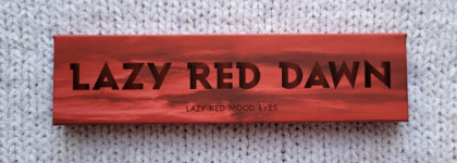 Разочаровательная Lazy Red Mood Eyes Eyeshadow Palette от Too Cool For School