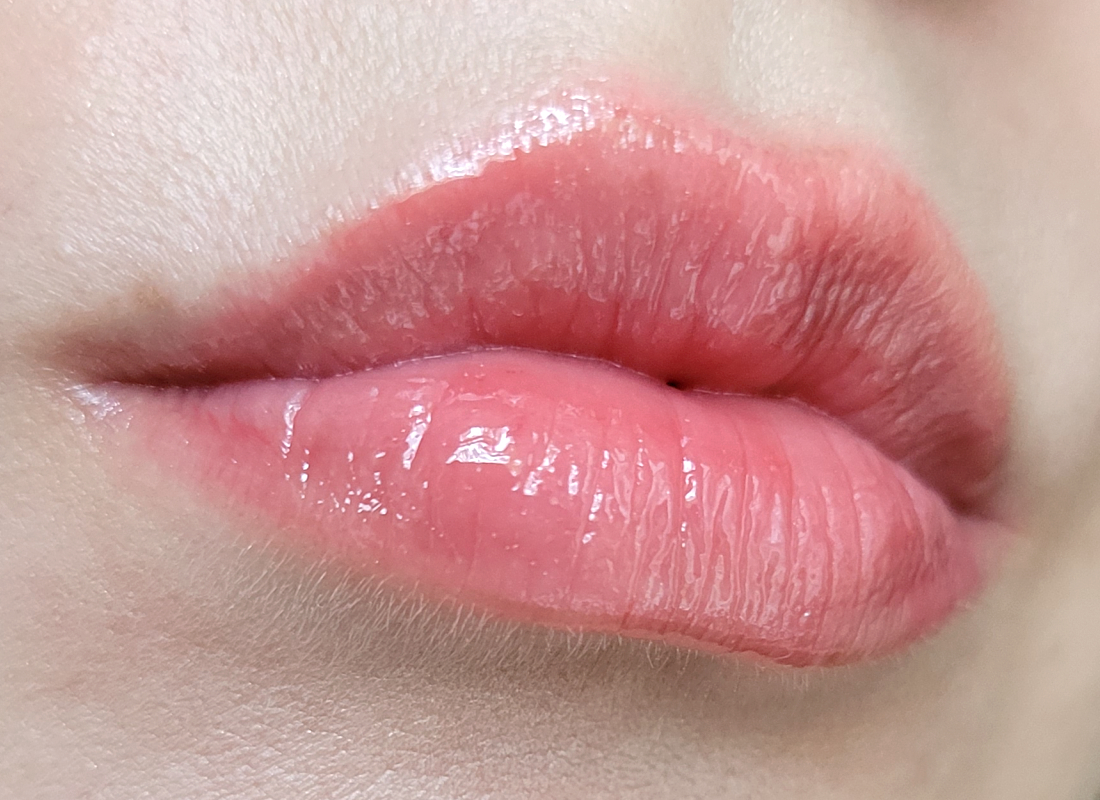 Dior Addict Lip Maximizer #009 Intense Rosewood в один слой спустя 1,5 часа носки