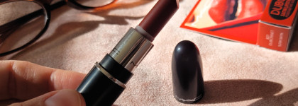 По совету Косметисты: M.A.C Macximal Sleek Satin Lipstick #Dubonnet