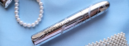 Снежинки на ресницах с Revolution Makeup Metallic Muse Silver Glitter Top Coat Mascara
