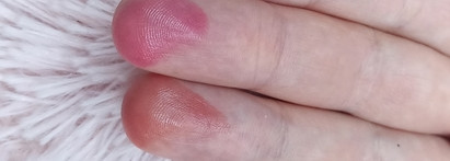 Помады Gosh Luxury rose № 003 Adore и № 004 Enjoy. Чем дальше отходишь, тем лучше смотрятся