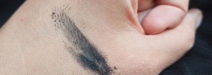 Тушь для жаркого и влажного климата. Essence The Mini I Love Extreme