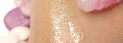 Немного ностальгии со смягчающим маслом для губ 7Days B.colour Softening Lip Oil в оттенке 02 Sweet Strawberry